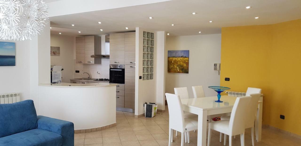 L'Isola Di Ago Apartman Torregrotta Kültér fotó