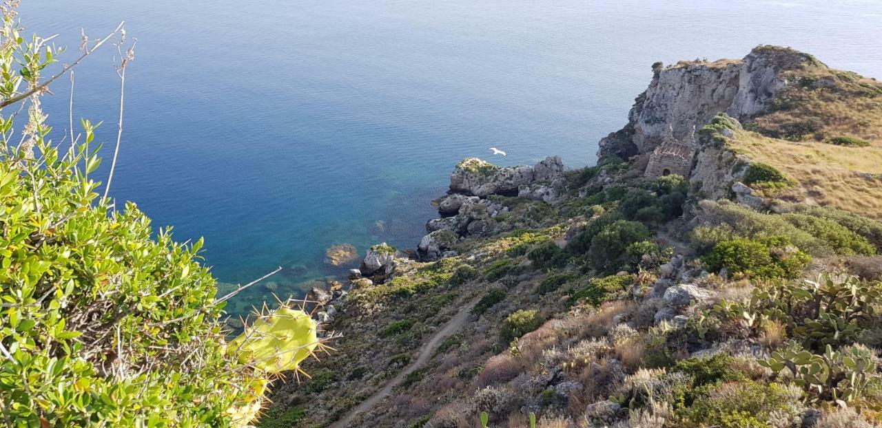 L'Isola Di Ago Apartman Torregrotta Kültér fotó